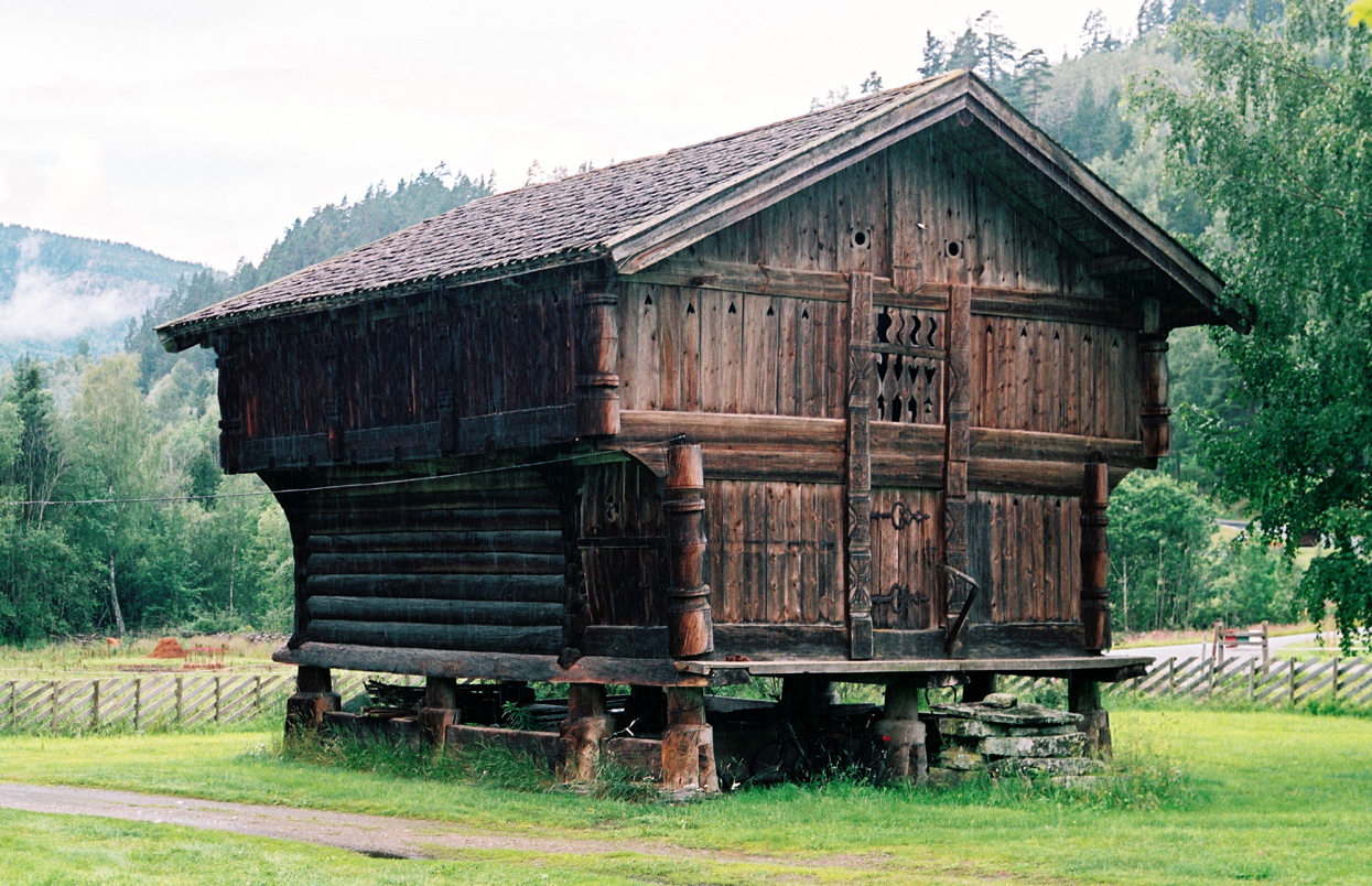 Stabbur/loft, Rollag prestegard, Buskerud. 1700-tallet. Freda 1991.